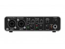 Behringer UMC202