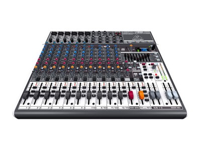 Behringer XENYX X1832USB 